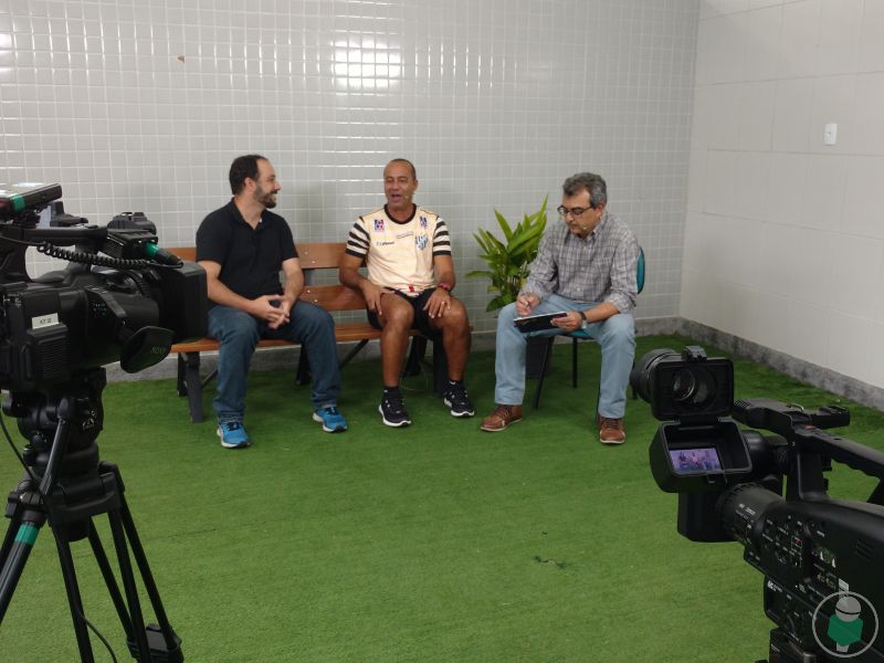 Leia mais sobre o artigo Ele conta tudo! Confira entrevista exclusiva com Aílton Ferraz