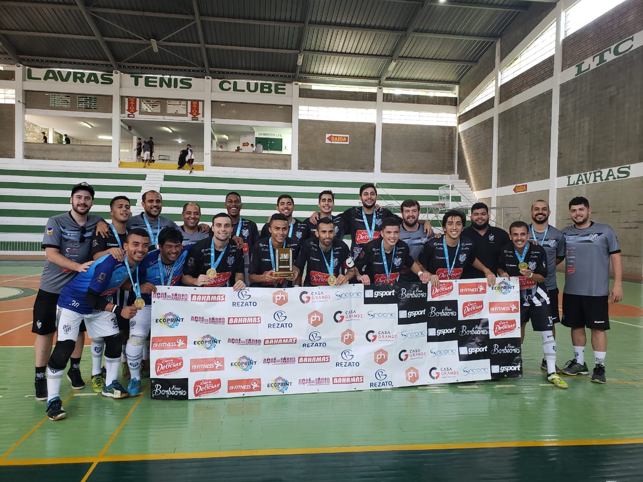 Leia mais sobre o artigo Metas alcançadas! Futsal é campeão e basquete é vice na Regional do Jimi