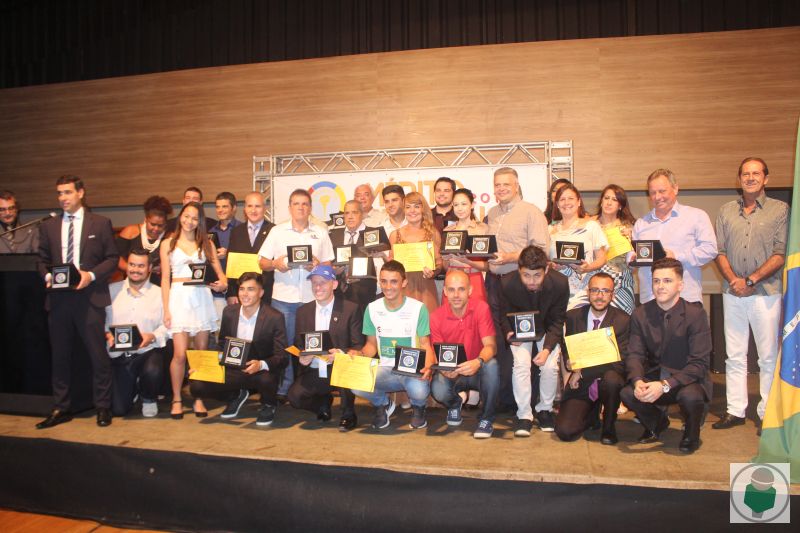 Leia mais sobre o artigo Fotos exclusivas! Agraciados recebem Mérito Esportivo Panathlon 2018