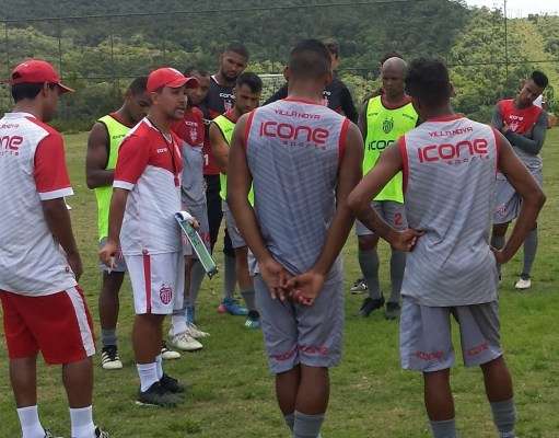 Leia mais sobre o artigo Segunda rodada! Villa “redemite” técnico, Tombense bate Atlético e Baeta lidera