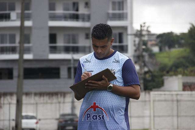 Leia mais sobre o artigo Tupi oficializa André Luiz e Beto e nomes de jogadores que saíram