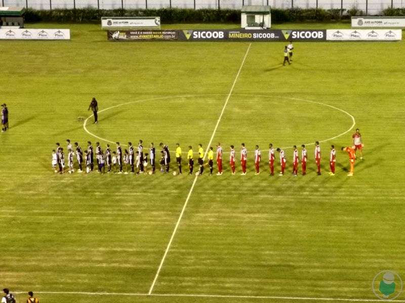 Leia mais sobre o artigo Ancorado na experiência, Baeta reage. Futebol do Tupi segue sem rumo