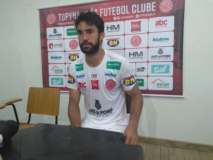 Leia mais sobre o artigo Baixa na zaga! Felipe Gregory desfalca Baeta contra URT