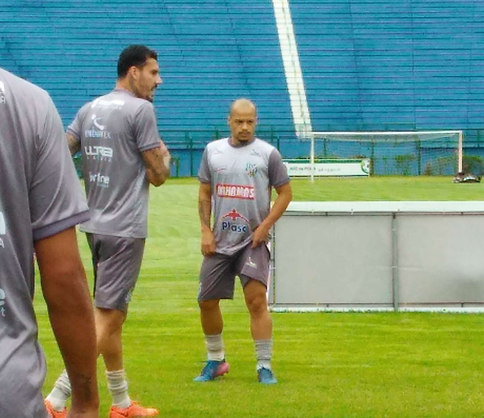 Leia mais sobre o artigo Com novidade! Apresentando reforço, Tupi finaliza preparação para pegar o Atlético