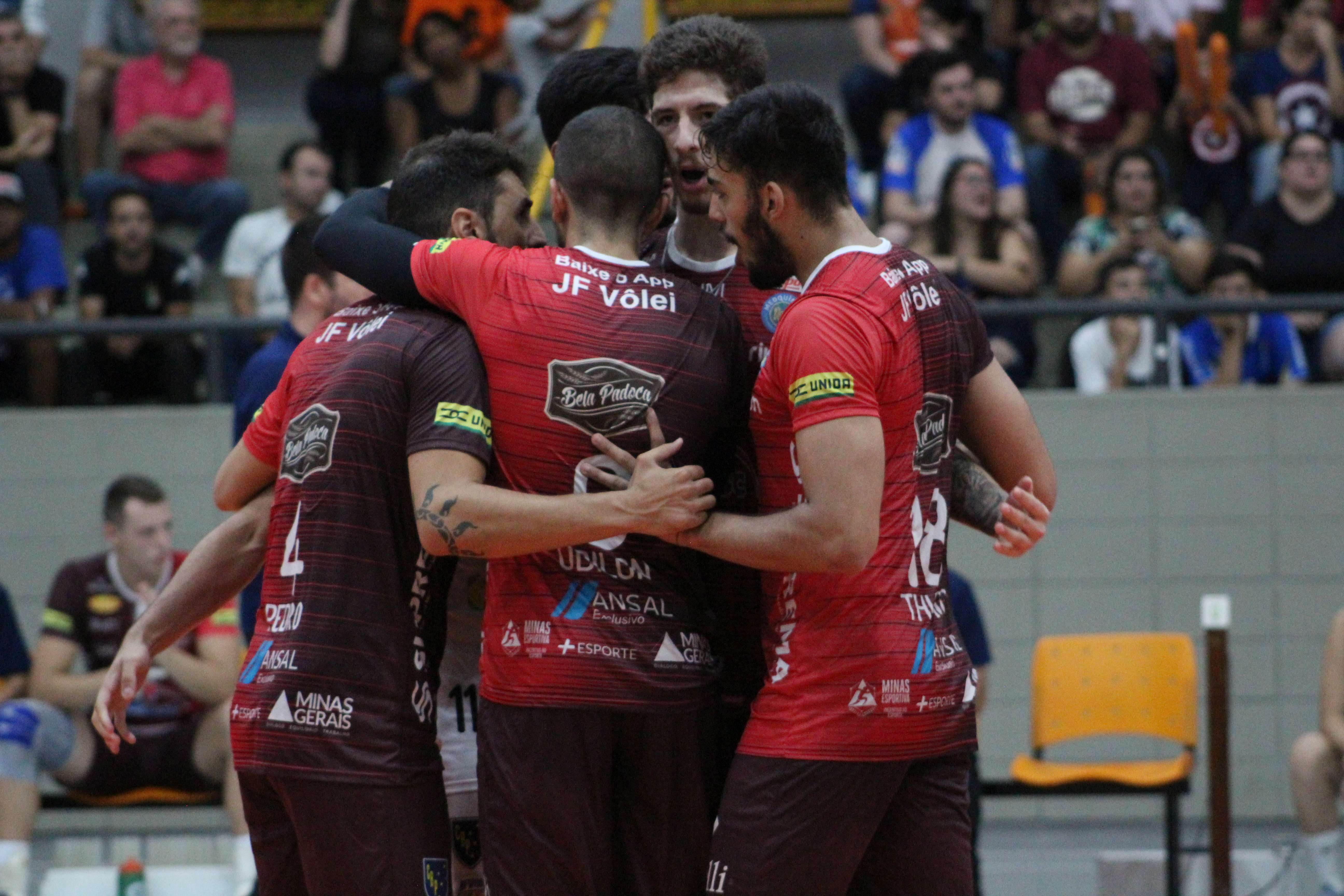 Leia mais sobre o artigo Sobe! JF Vôlei avalia primeira vitória na Superliga B: “Erramos menos”