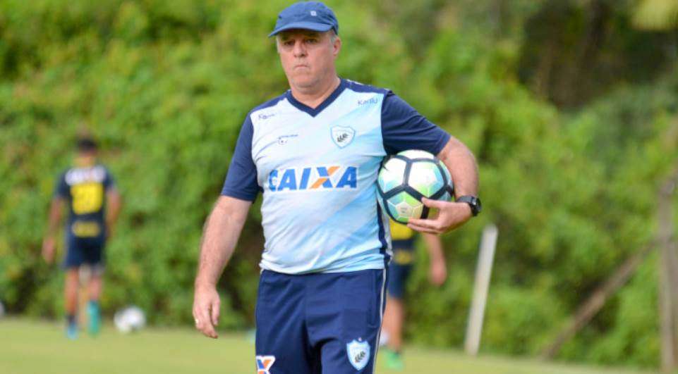 Leia mais sobre o artigo Novo treinador! Paulo Campos assume o Baeta para reta final do Mineiro