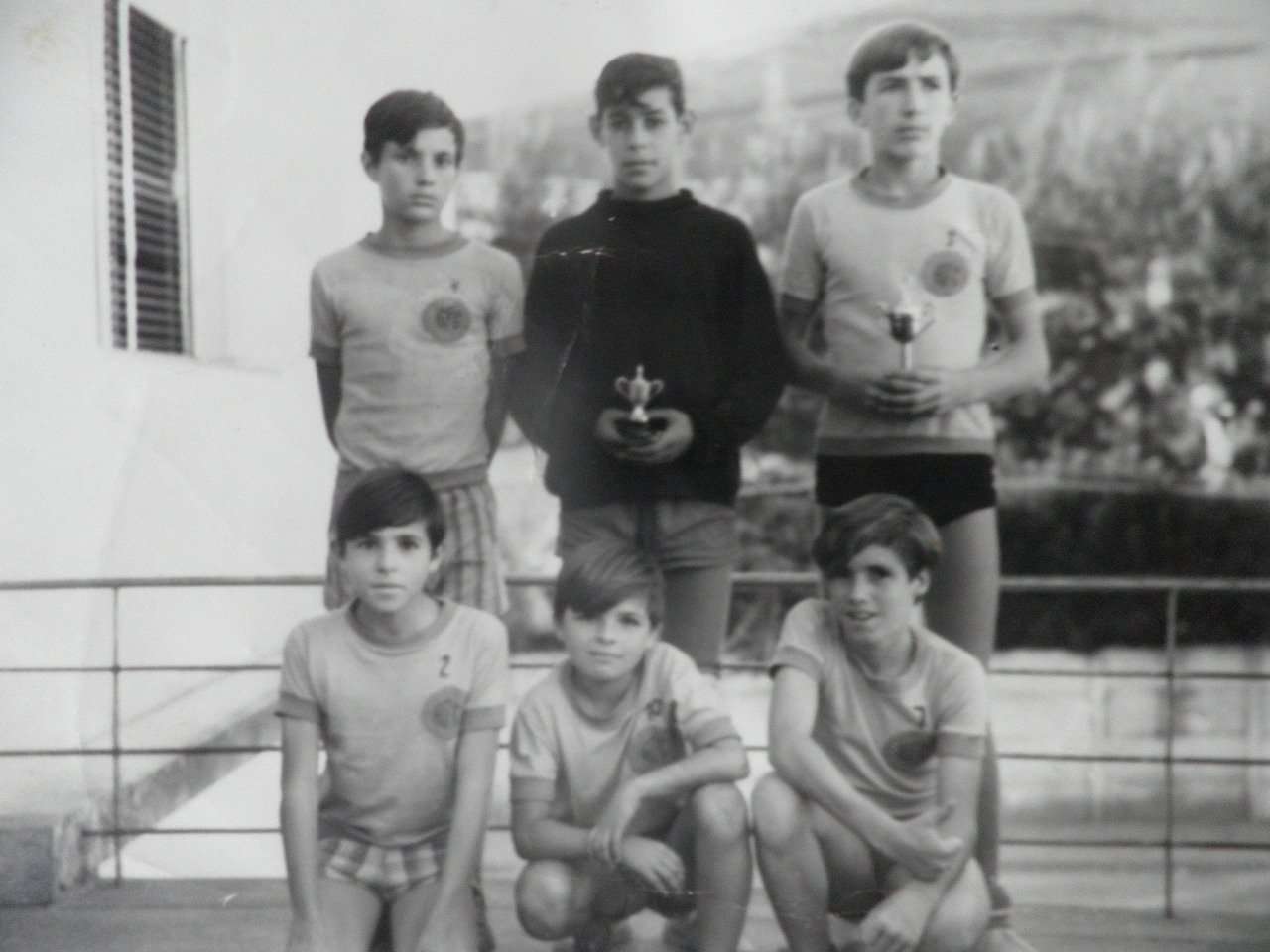 Leia mais sobre o artigo Memória! ‘Época de ouro’ do futebol de salão local é retratada em livro