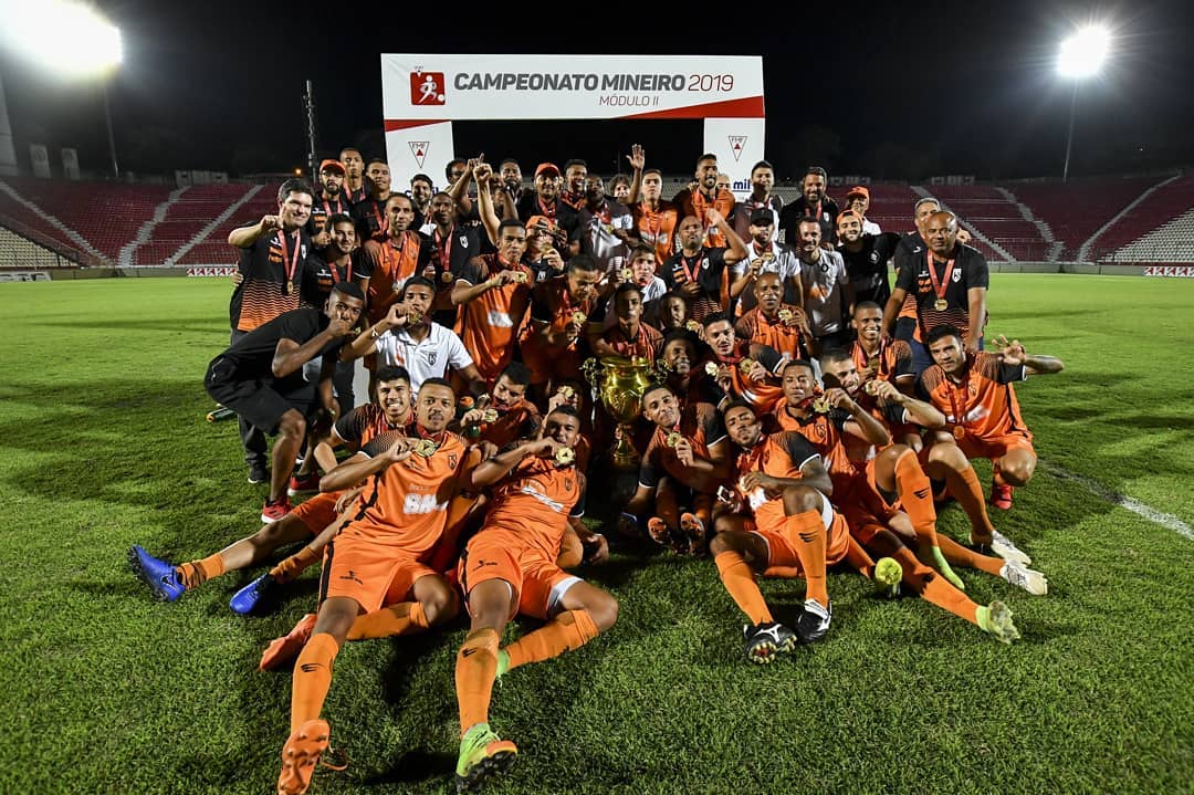 Leia mais sobre o artigo É campeão! Coimbra conquista o Módulo 2 do Mineiro
