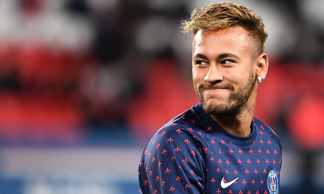 Leia mais sobre o artigo As voltas do mundo da bola