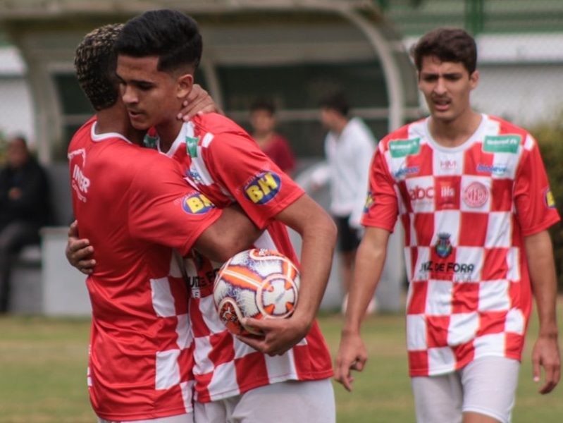 Leia mais sobre o artigo Baeta/UFJF recebe o lanterna