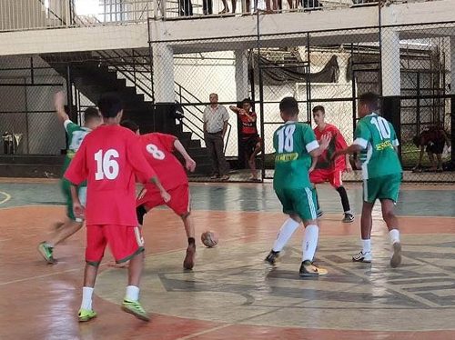Leia mais sobre o artigo Intercolegiais: futsal chega à decisão