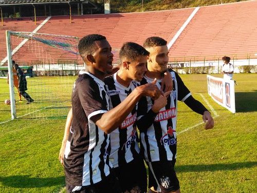 Leia mais sobre o artigo Galinho na semi!