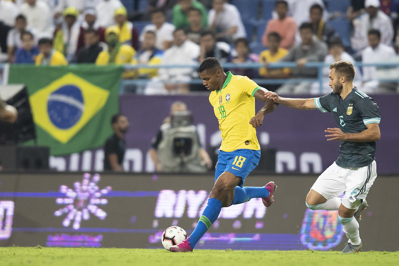 Leia mais sobre o artigo Jacaré disputado! Wesley Moraes tem propostas de dois gigantes do Brasil