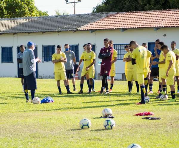 Leia mais sobre o artigo Nilton Santos, jovens da base e regatas no nome: as curiosidades do Palmas-TO