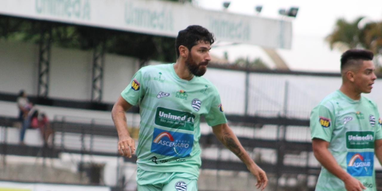 Leia mais sobre o artigo Athletic x América será em JF: Loco Abreu joga?