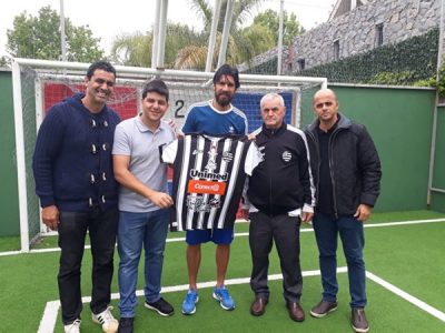 Leia mais sobre o artigo Confirmado: Loco Abreu chega terça ao Athletic!
