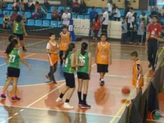 Garotada do basquete em ação - Arquivo Toque de Bola 