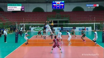 O time juiz-forano venceu o Brasília Vôlei por 3 sets a 2 em Contagem