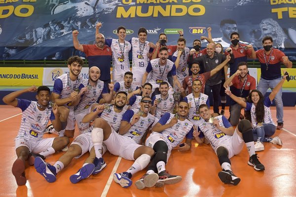 Leia mais sobre o artigo JF VÔLEI É CAMPEÃO INVICTO DA SUPERLIGA B 2021