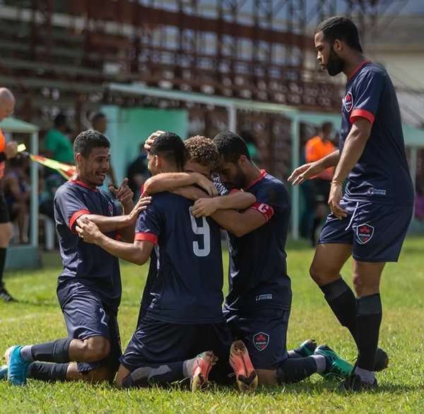 Leia mais sobre o artigo Manchester comemora primeira vitória da história do clube