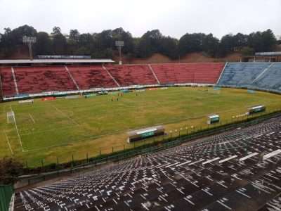 Leia mais sobre o artigo Revitalização do gramado do Estádio Municipal realiza pregão. Clubes buscam alternativas
