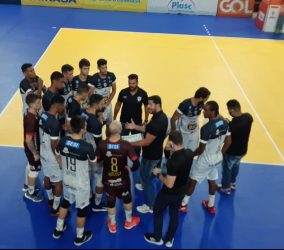 JF Vôlei comemora vitória da superação
