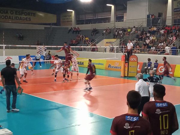 Leia mais sobre o artigo Inconsistente, JF Vôlei perde para o Uberlândia Vôlei/Praia Clube em Araguari