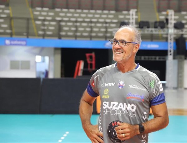 Leia mais sobre o artigo Sob o comando de campeão olímpico, Suzano quer retornar à elite do vôlei