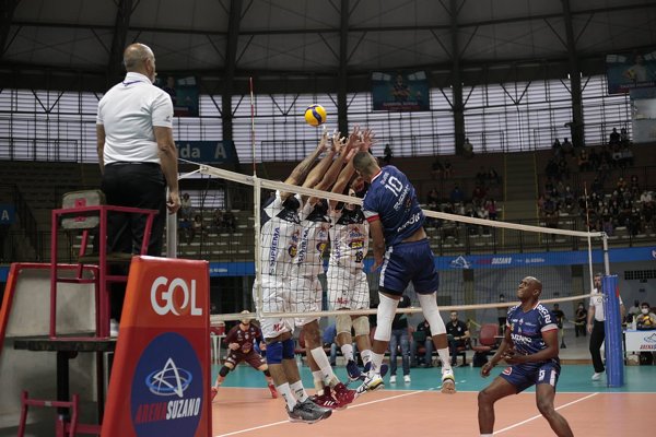 Leia mais sobre o artigo Suzano controla partida e vence JF Vôlei pela Superliga B