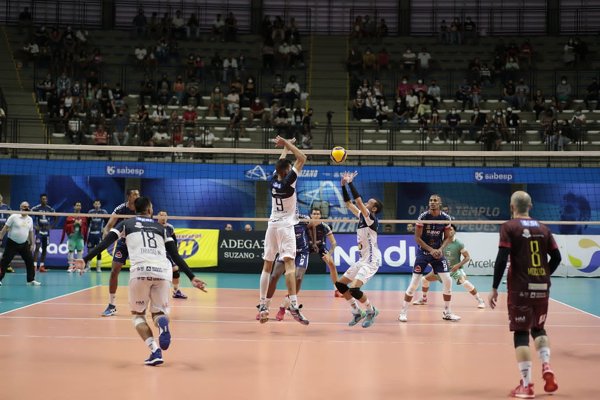 Leia mais sobre o artigo Derrota para Suzano liga sinal de alerta no JF Vôlei na disputa da Superliga B!