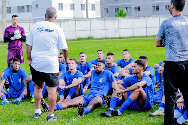 Leia mais sobre o artigo Após confirmar jogo-treino e dia do clássico, Tupi projeta elenco com 27 jogadores