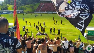Leia mais sobre o artigo De virada! Tupi vence clássico Tu-Tu pelo Módulo 2