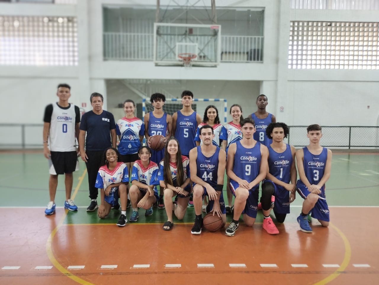 Leia mais sobre o artigo Toque nos Intercolegiais: Conexão brilha no basquete juvenil