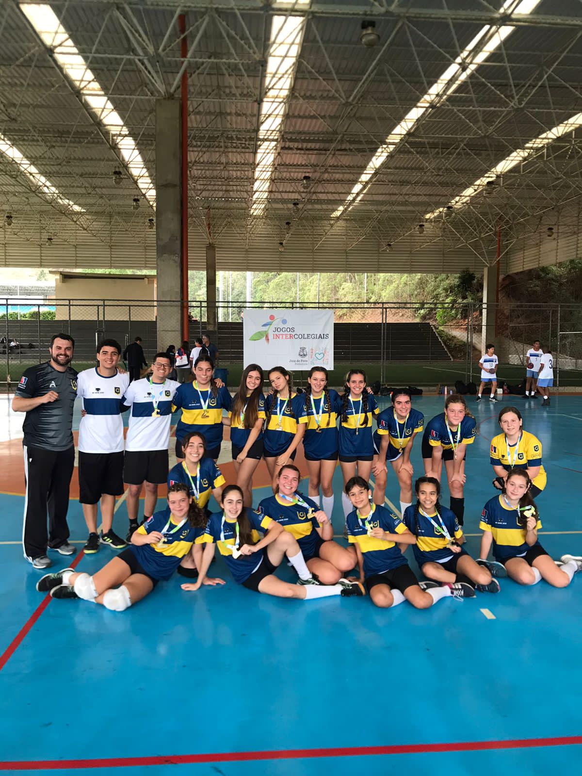 Leia mais sobre o artigo Toque nos Intercolegiais: Granbery campeão no handebol infantil feminino