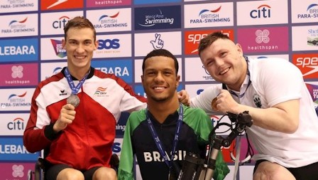 Leia mais sobre o artigo Quem segura? Gabriel Araújo conquista novo recorde mundial na Inglaterra