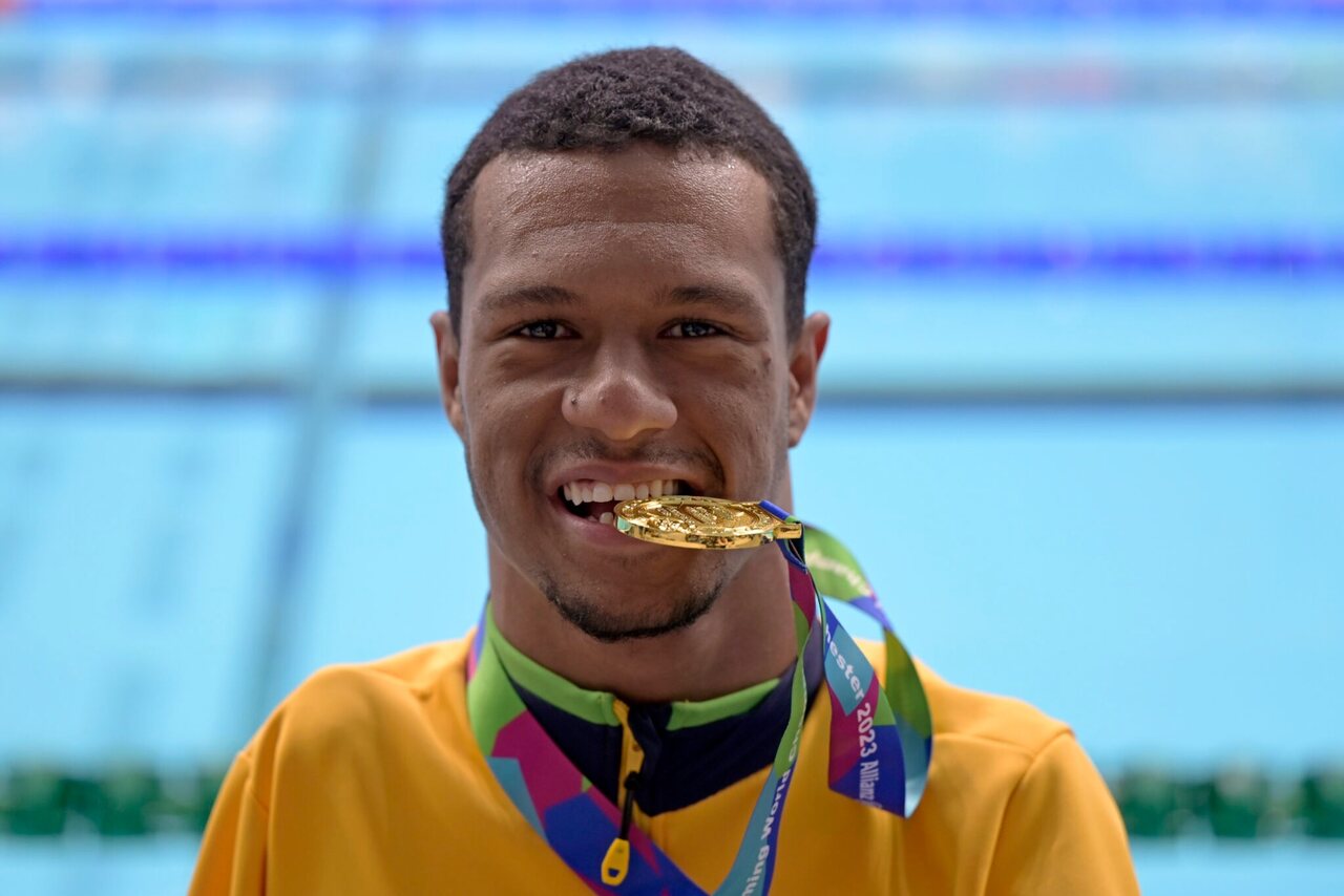 Leia mais sobre o artigo Gabriel Araújo aumenta coleção com três de ouro do Mundial de Manchester e comemora