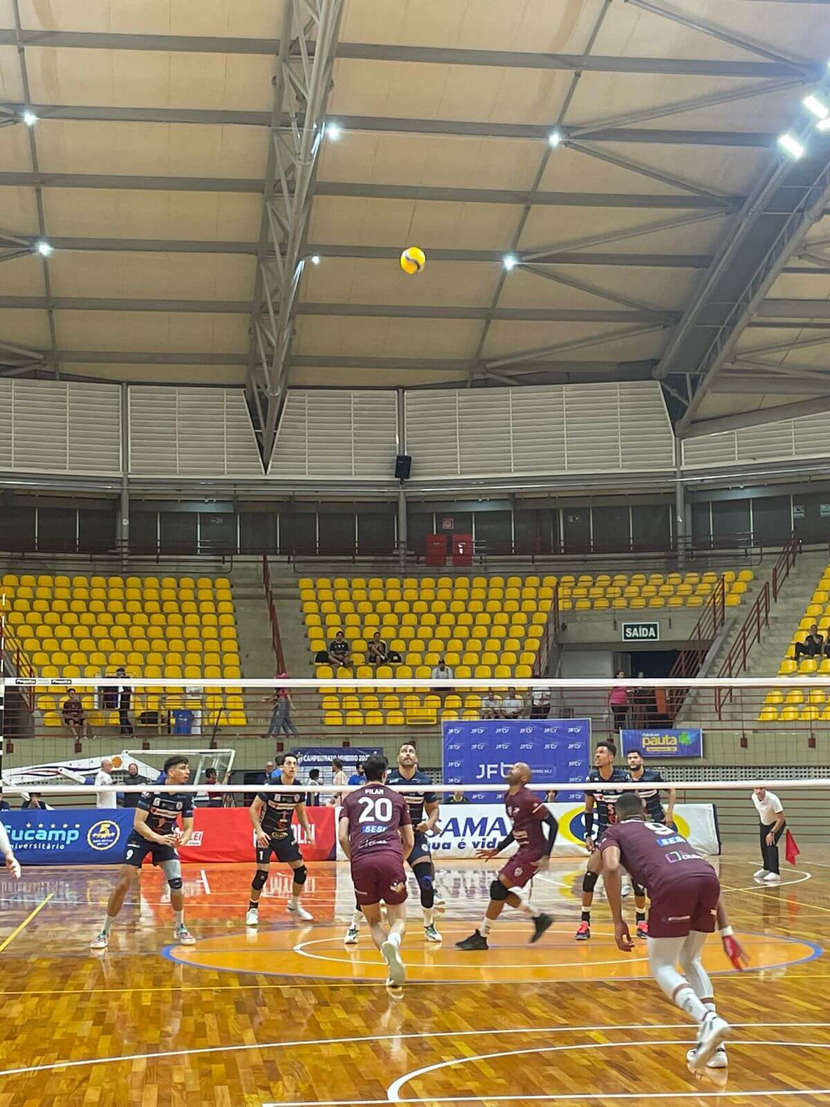Leia mais sobre o artigo JF Vôlei vence bem e entra na briga por vaga nas semifinais
