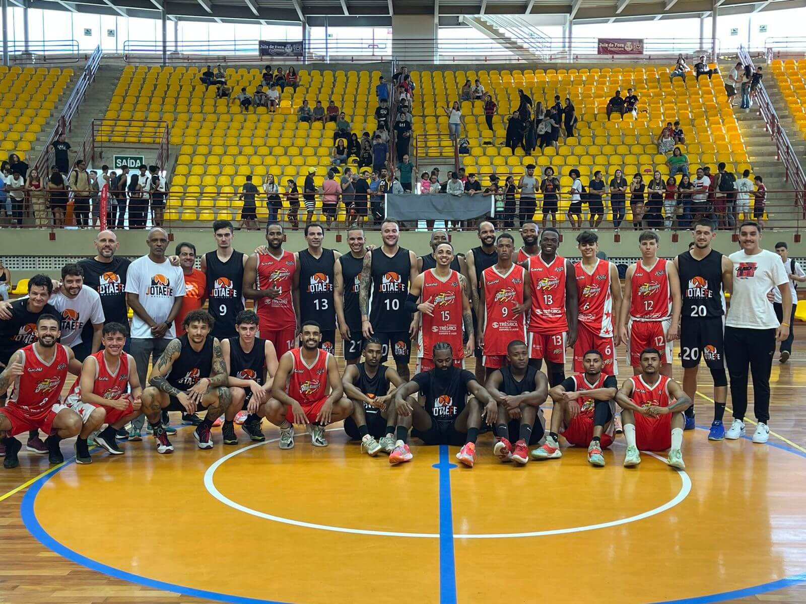 Leia mais sobre o artigo Na estreia oficial, Jotaefe Basquete vence pela Copa Serrana