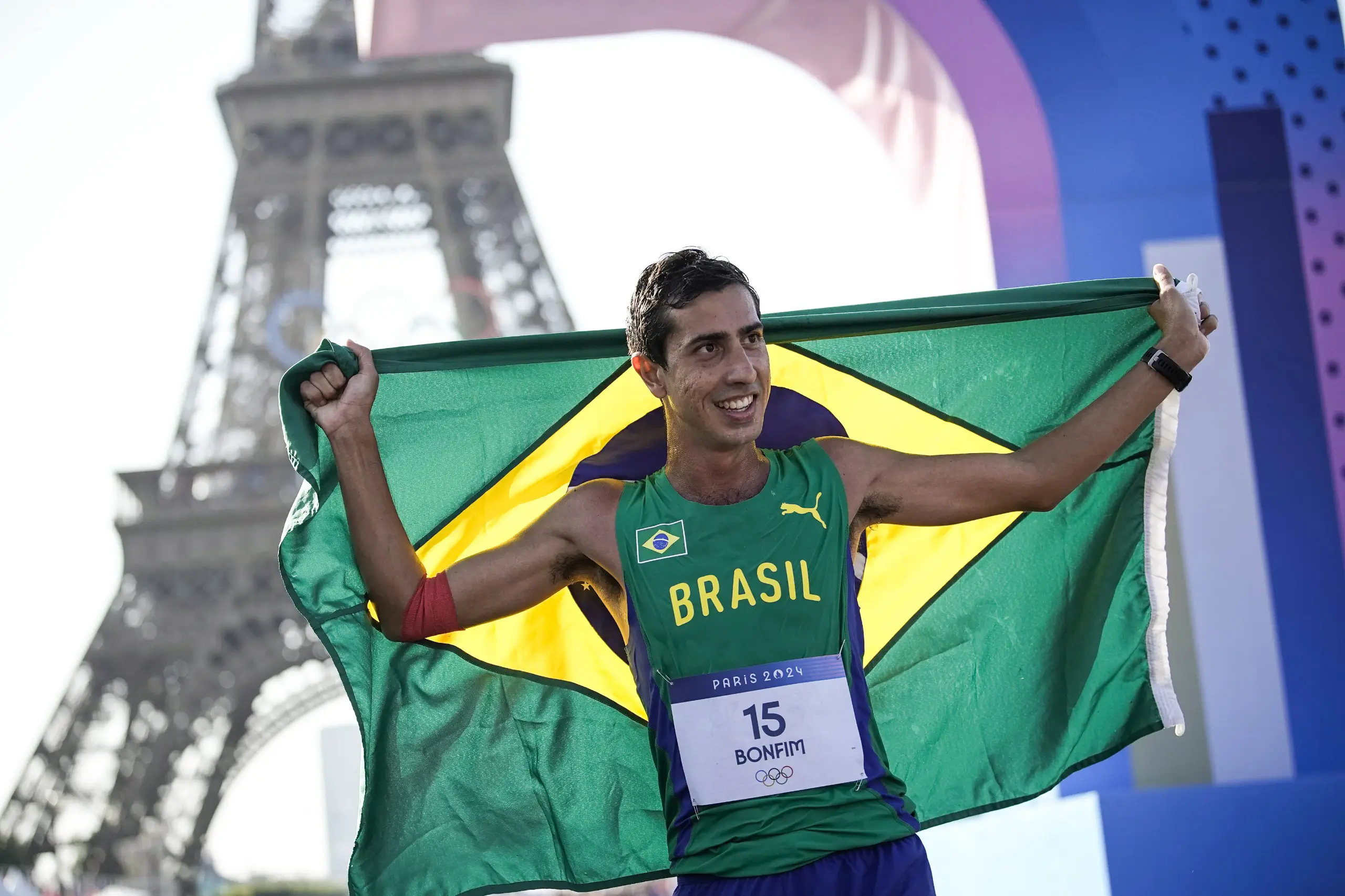 Leia mais sobre o artigo Caio Bonfim é prata na marcha atlética: “É toda uma vida”