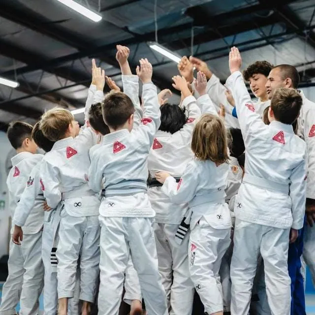 Leia mais sobre o artigo Entrevista: Rafael Neves e uma bonita trajetória no jiu jitsu, competindo e ensinando